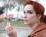 Christina Hendricks e Anna Camp nel cast della commedia Egg