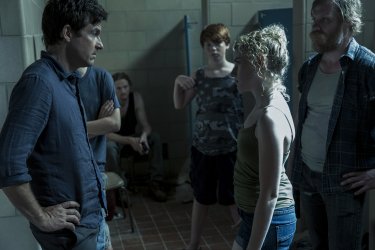 Ozark: una scena di gruppo della prima stagione