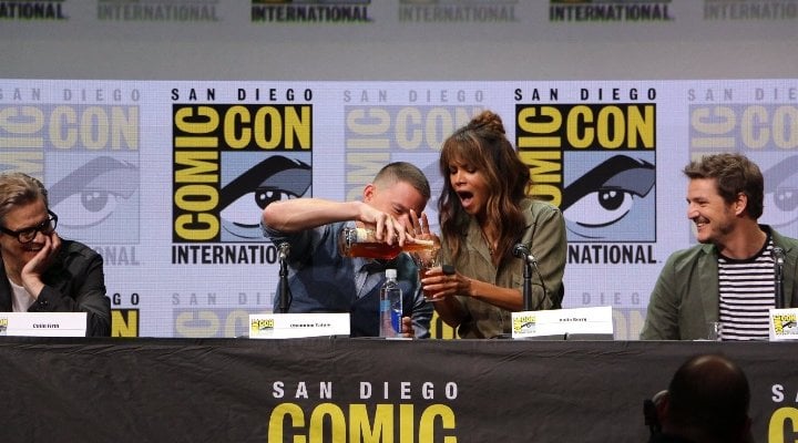 Kingsman 2: al Comic-Con tra Halle Berry, whisky e scene 