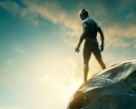 Black Panther: T'Challa osserva Wakanda dall'alto nel poster del Comic-Con