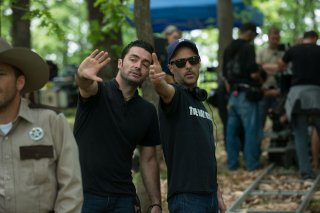 Leatherface: i registi Alexandre Bustillo e Julien Maury sul set del loro film