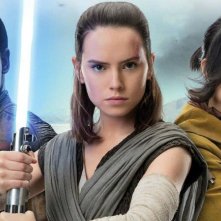 Star Wars: Gli Ultimi Jedi, John Boyega, Daisy Ridley e Kelly Marie Tran in una foto promozionale