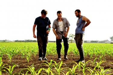 Veleno: Massimiliano Gallo, il regista Diego Olivares e Gennaro di Colandrea sul set del film