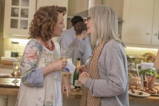 Appuntamento al parco: Diane Keaton e Lesley Manville in una scena del film