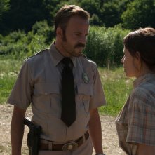 [Foto esclusiva] Leatherface: Lili Taylor e Stephen Dorff in un momento del film