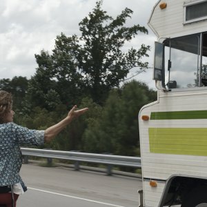 Ella & John: Donald Sutherland ed Helen Mirren in una scena