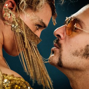 Brutti e cattivi: Sara Serraiocco e Claudio Santamaria in una scena del film