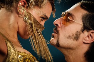 Brutti e cattivi: Sara Serraiocco e Claudio Santamaria in una scena del film
