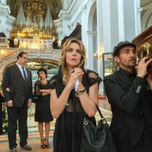 Ammore e Malavita: Carlo Buccirosso e Claudia Gerini in una scena del film