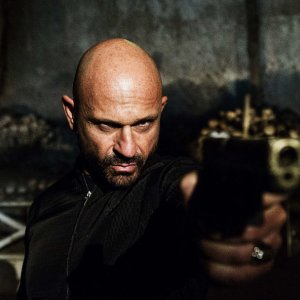 Ammore e Malavita: un primo piano di Raiz