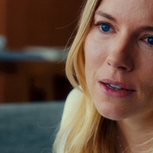 The Private Life of a Modern Woman: un primo piano di Sienna Miller