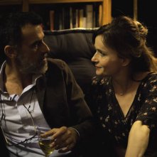 Amori che non sanno stare al mondo: Thomas Trabacchi e Lucia Mascino in una scena
