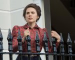 Casa Howard: nuove foto della miniserie con Hayley Atwell