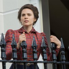 Howard's End: Hayley Atwell in una foto della miniserie