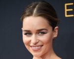Han Solo: Emilia Clarke festeggia il record di followers con Chewbacca (VIDEO)