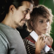 Il cratere: i registi Luca Bellino e Silvia Luzi sul set del film