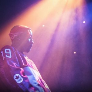 All Eyez on Me: Demetrius Shipp Jr. in una scena del film