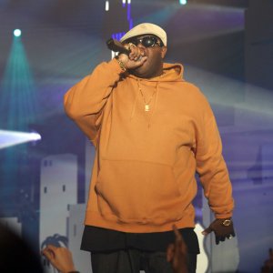 All Eyez on Me: Jamal Woolard in una scena del film