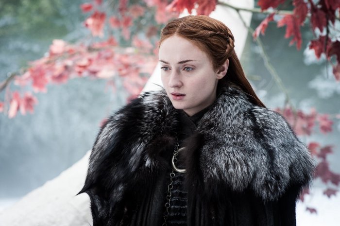 Sophie Turner vicina ai 30 anni, la star de Il trono di spade: 'Dopo 10 anni difficili spero di trovare pace'