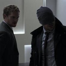 The Defenders: Finn Jones e Charlie Cox in una scena