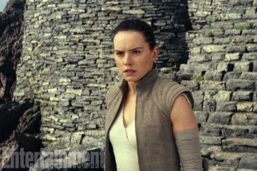 Star Wars: Gli ultimi Jedi, Daisy Ridley in una nuova foto del film