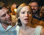 madre! - Nelle nuove foto Jennifer Lawrence è in crisi