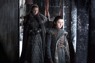Il Trono di Spade: Sophie Turner e Maisie Williams in Oltre la Barriera