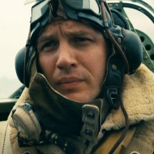 Dunkirk: Tom Hardy in una scena del film
