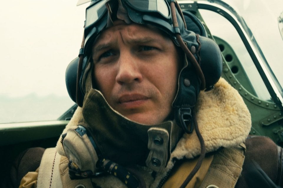 Dunkirk: Tom Hardy in una scena del film