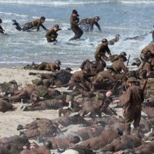 Dunkirk: una scena caotica del film