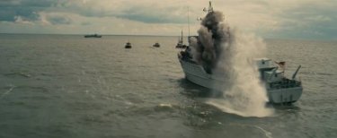 Dunkirk: una scena di battaglia nel film