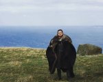 Il Trono di Spade 7: Kit Harington imita un drago in un esilarante video dal set!