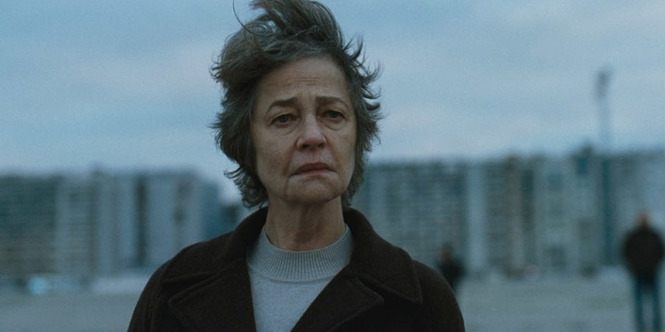 Hannah: un'inquadratura ravvicinata di Charlotte Rampling