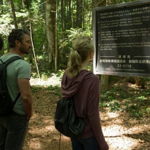 Jukai - La foresta dei suicidi: Yukiyoshi Ozawa, Taylor Kinney e Natalie Dormer in una scena del film