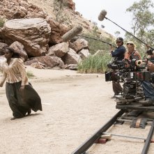 Sweet Country: il regista Warwick Thornton al lavoro sul set
