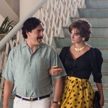 Loving Pablo: Javier Bardem e Penelope Cruz in una scena del film