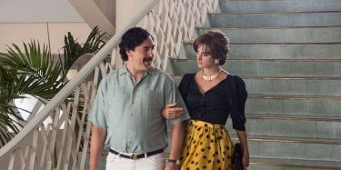 Loving Pablo: Javier Bardem e Penelope Cruz in una scena del film