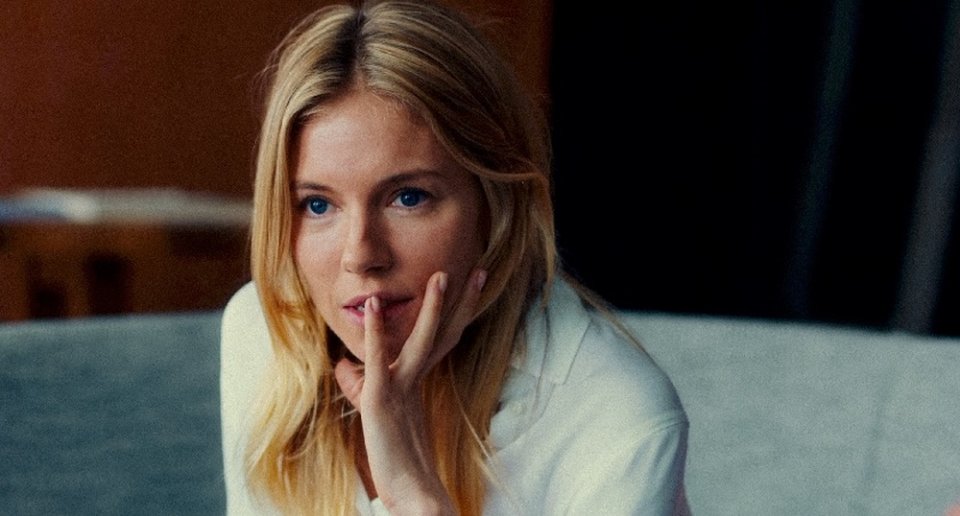 The Private Life of a Modern Woman: Sienna Miller in un'immagine del film