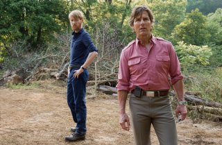 Barry Seal - Una storia americana: Tom Cruise e Domhnall Gleeson in una scena del film