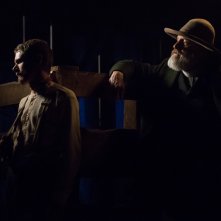 Godless: una foto di Jack O'Connell e Jeff Daniels