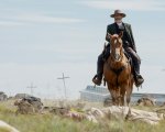 Godless: le prime immagini della serie con Jeff Daniels e Michelle Dockery