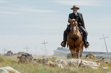 Godless: Jeff Daniels in una foto della serie