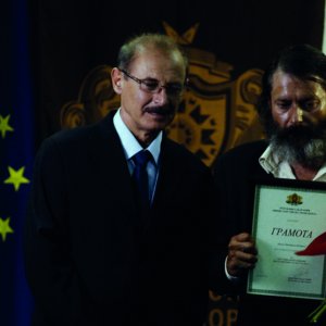 Glory - Non c'è tempo per gli onesti: Stefan Denolyubov in una scena del film