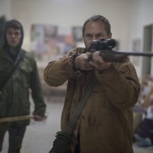 The Void - Il vuoto: Daniel Fathers in una scena del film