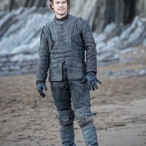 Il Trono di Spade: Alfie Allen in una foto di The Dragon and the Wolf