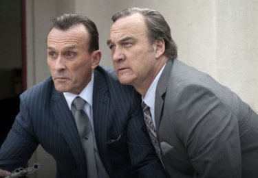 I segreti di Twin Peaks: James Belushi e Robert Knepper in una scena