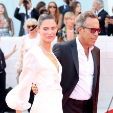 Venezia 2017: Bianca Balti arriva sul red carpet inaugurale
