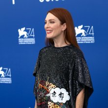 Venezia 2017: Julianne Mooreal photocall di Suburbicon