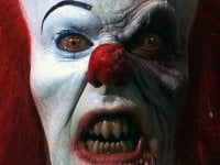 It, Tim Curry parla del 'deludente finale' della miniserie e del nuovo Pennywise!