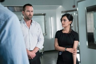 Blindspot: Sullivan Stapleton e Archie Panjabi in una foto della seconda stagione